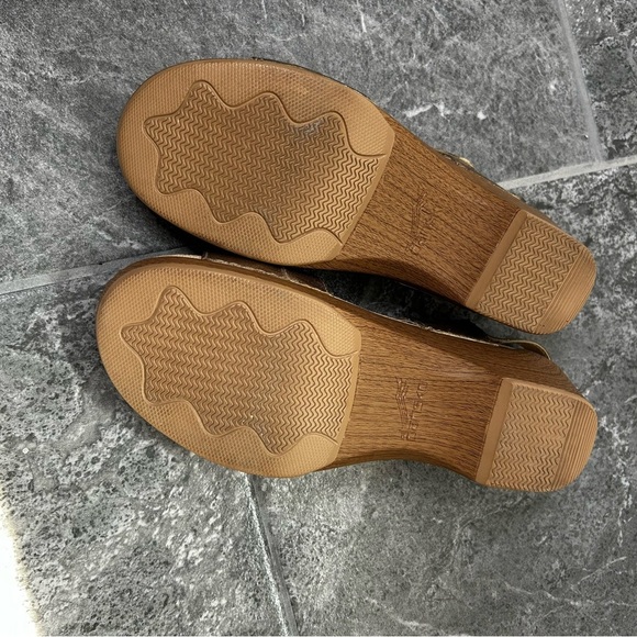 Dansko Gold Sheri Wedge Heel Sandals Size 39 Leather Upper Comfort Sandal 8.5/9 - Picture 7 of 16